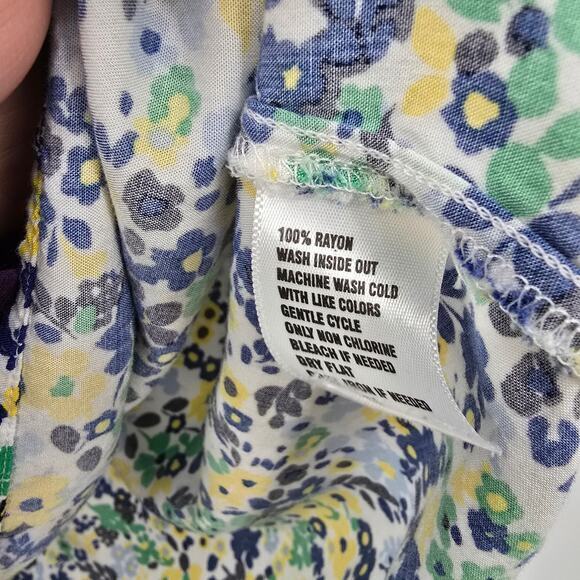 Crown & Ivy Women's Plus Cottage Floral Split Neck Ruffle Bell Sleeve Blouse 0X - Picture 8 of 10